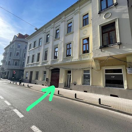 Poppys Apartment Арад Екстер'єр фото
